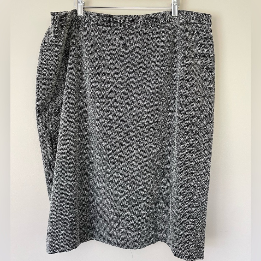 Suit Studio Charcoal Pencil Skirt